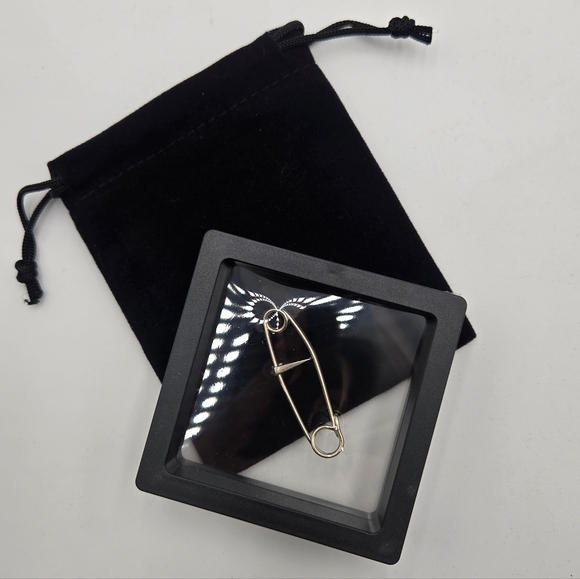 #26 Hermes Sterling Silver Pin Brooch - Picture 2 of 16